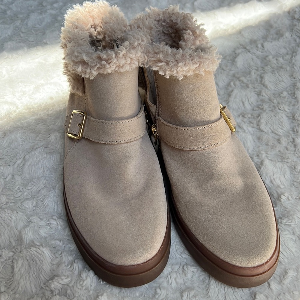Cole Haan Women’s Winter Water Resistant Ankle Bootie Size 7B